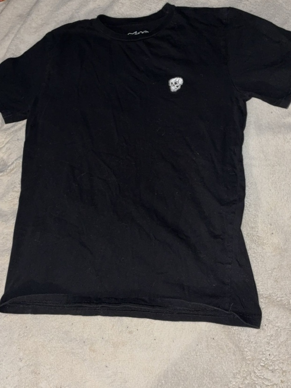 Men's Black Short-Sleeve Crew Neck T-Shirt with Skull Patch